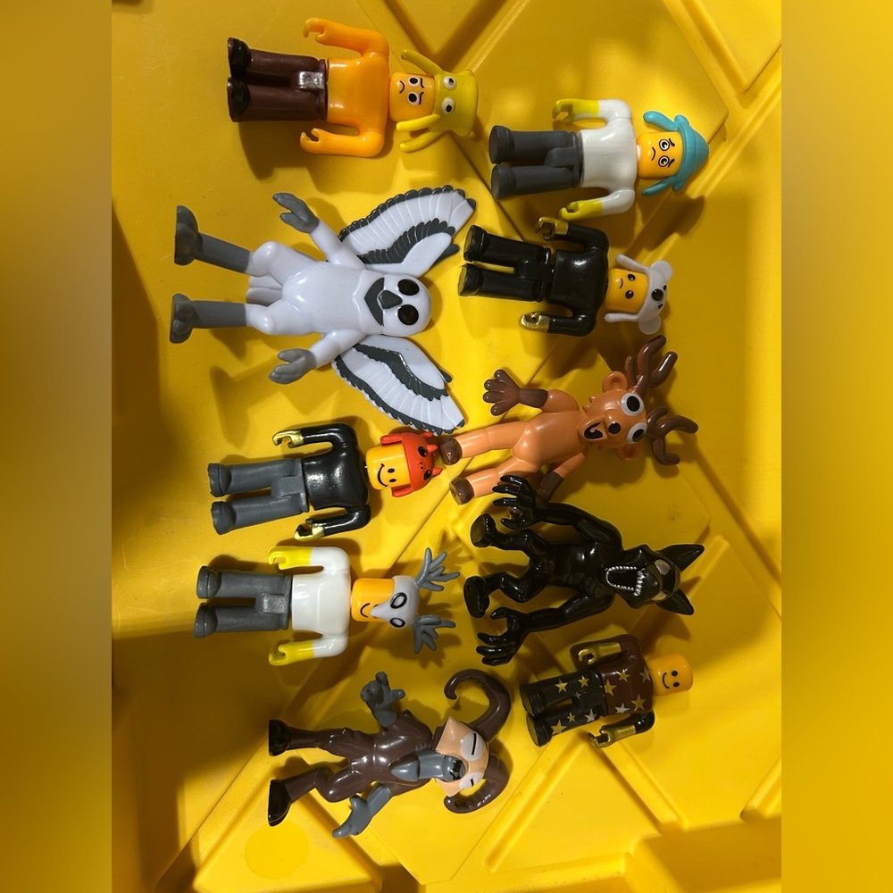 99 nights in the forest figures Set